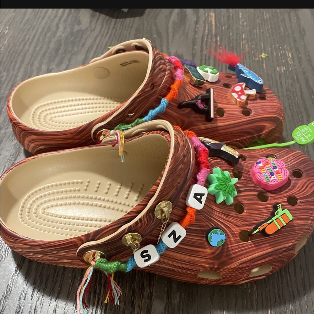 SZA crocs size 5 Men 7 women